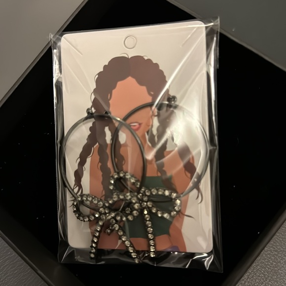 Great Deal Gorgeous Earrings - Picture 4 of 4